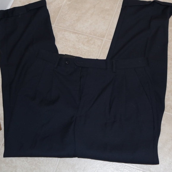 🆕️NWT Trade in Motion Black slacks NWT - Picture 2 of 3